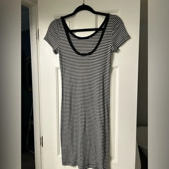 Splendid black and white striped dress Size small - Picture 3 of 5